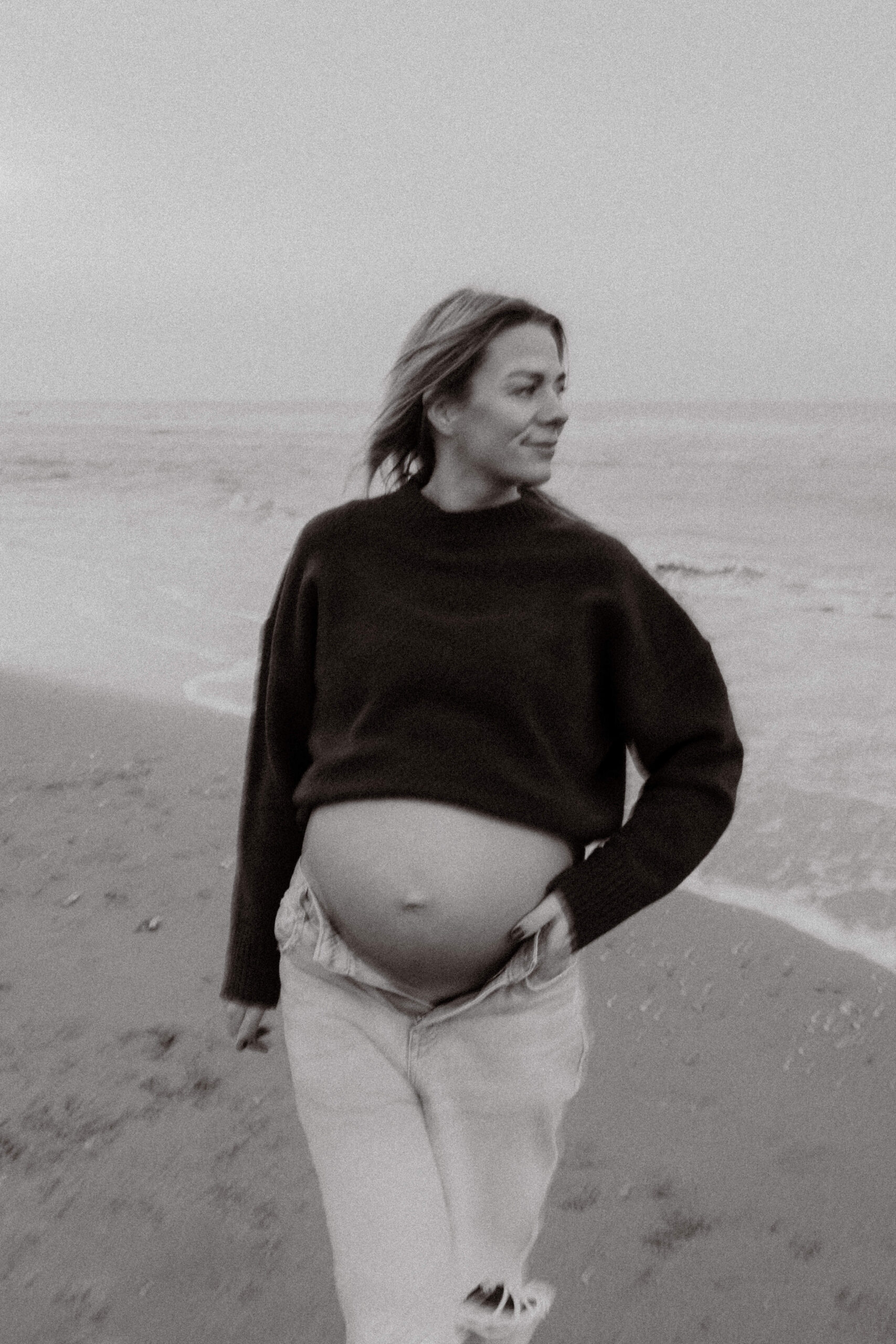 Zwangerschapsshoot strand Katwijk, creatief beeld